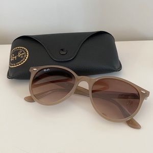 Ray Ban 4305 Beige Sunglasses